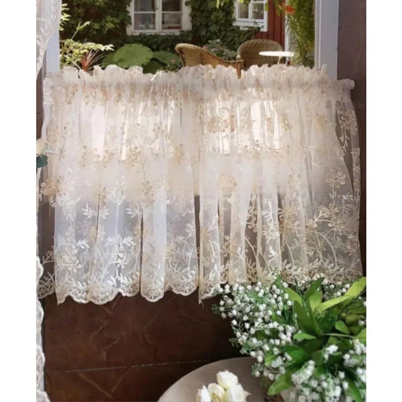 rideau blanc fleurs dorées brodé romantique translucide tulle polyester