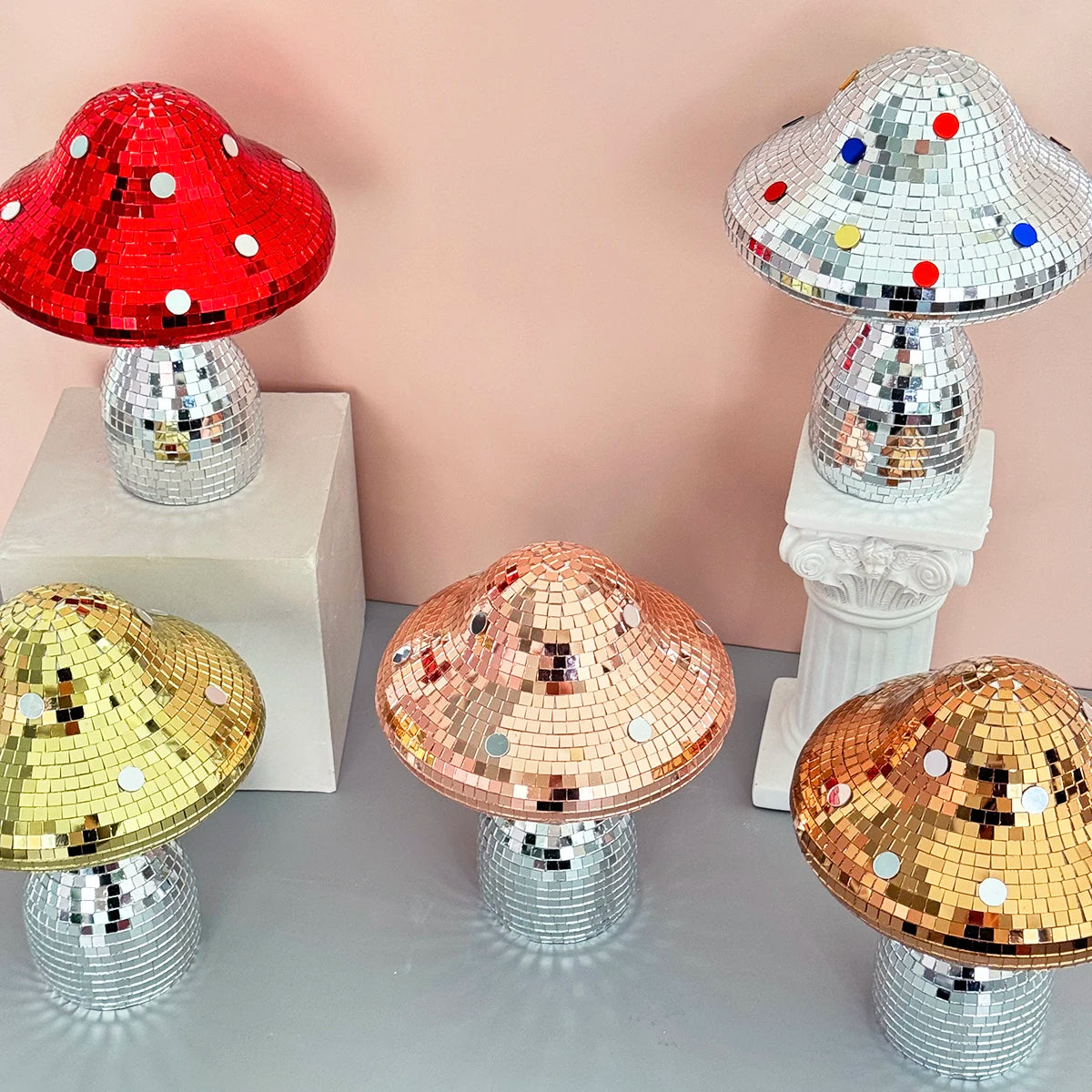 décoration moderne boule champignon rouge or argent mosaïque petite miroir disco salon chambre