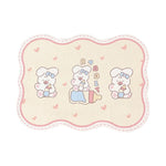 tapis dessin animé ours fruits fleurs vert clair rose pâle beige antidérapant confortable intérieur