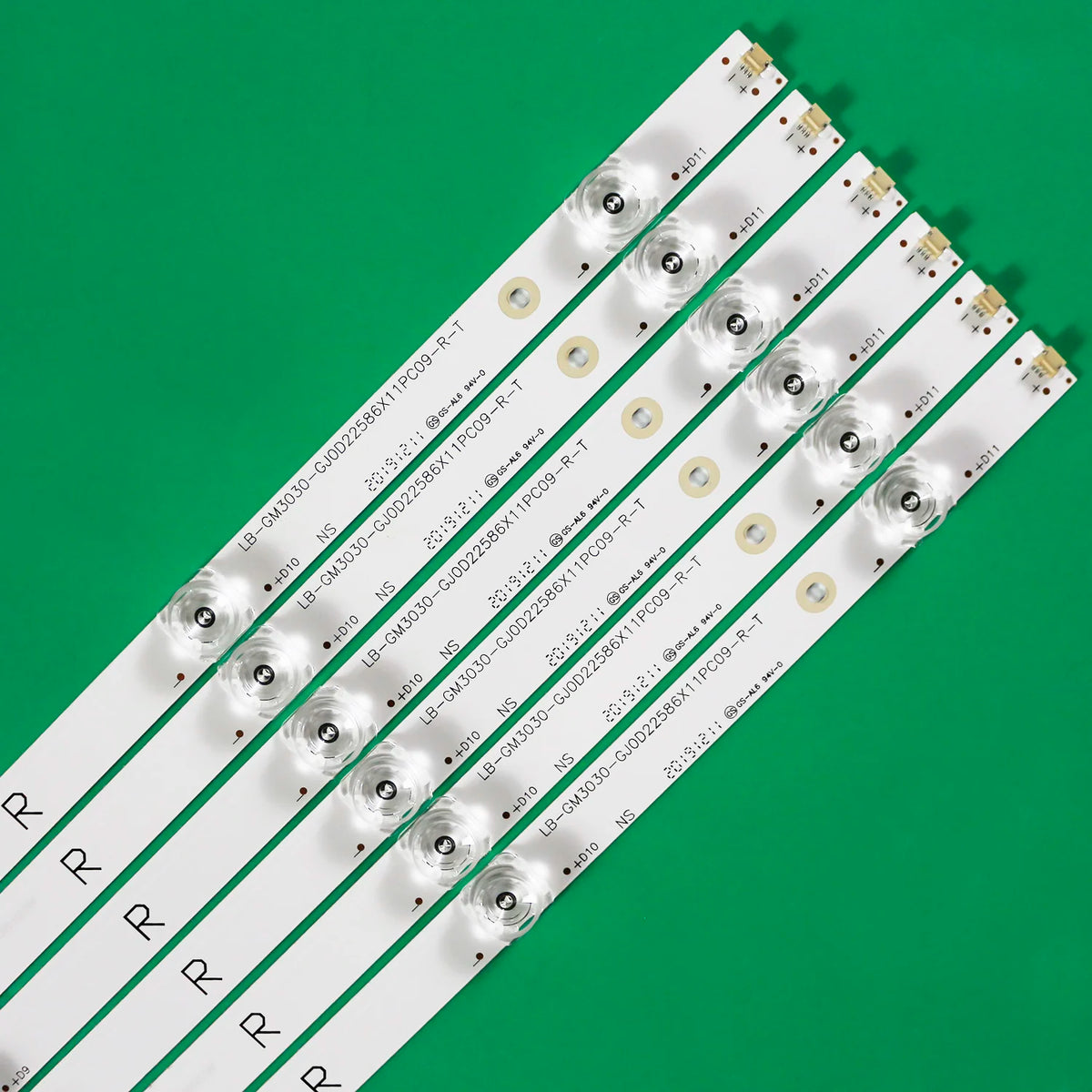 bande lumineuse led blanc moderne connecteurs électriques fixations numéros série imprimés