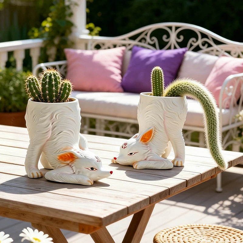 pots fleurs résine renard blanc détails oranges cactus succulentes décoration intérieure artistique folklorique asian