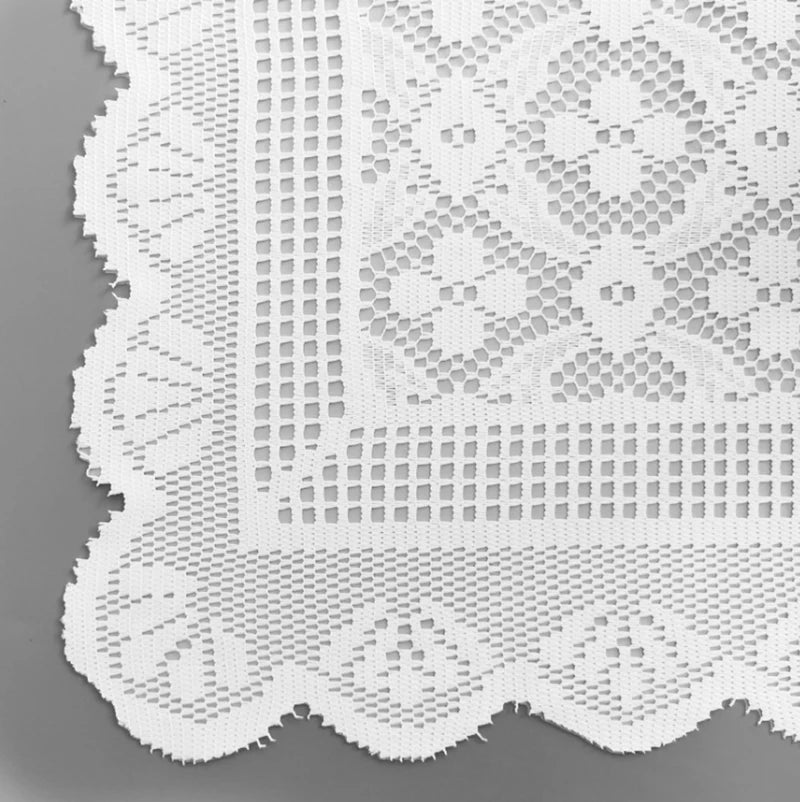nappe dentelle blanche motif floral géométrique transparent table salle mangerextérieur restaurant mariage fêtes