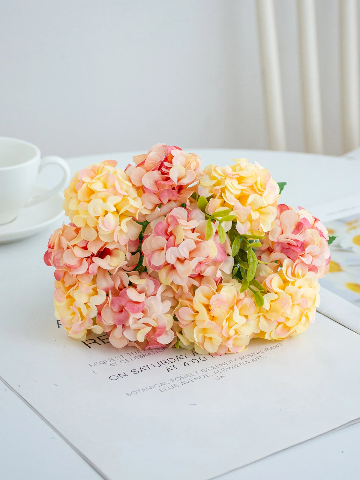bouquets fleurs artificielles soie blanc rose vert intérieur décoration mariage anniversaire classique