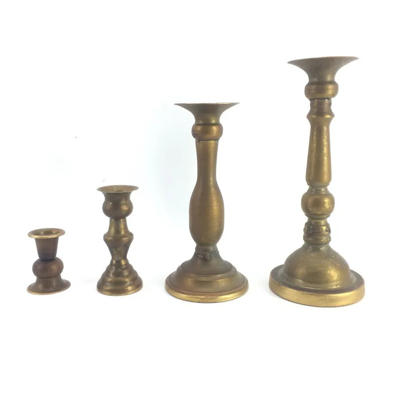 bougeoirs classiques bronze finement sculptés décoration maison vintage élégants fixations