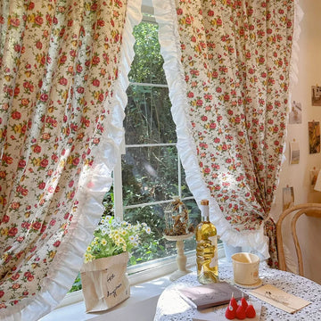 rideau fenêtre vintage fleurs motif romantique blanc rouge jaune vert campagnard