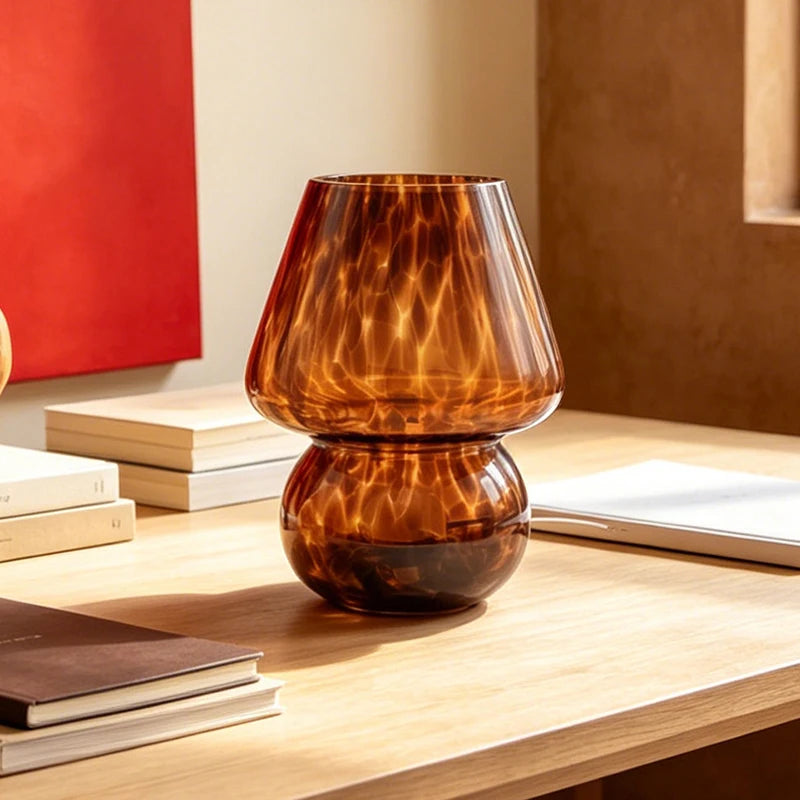 lampe poser contemporaine marron blanc jaune texture marbrée motifs géométriques opacité minimaliste