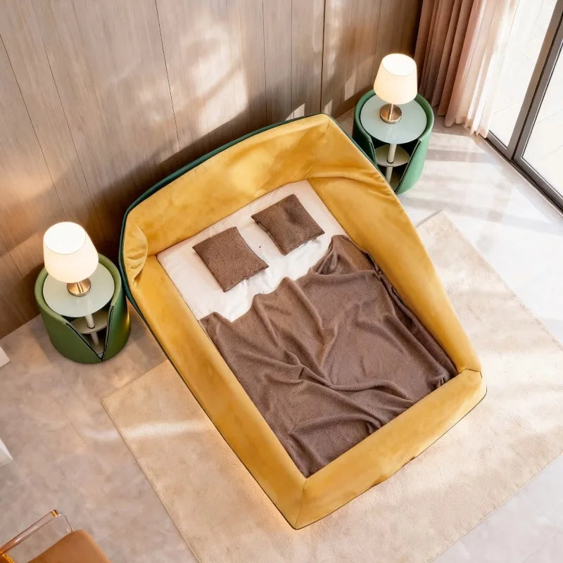 lit double nid oiseau velours jaune moderne minimaliste meuble chambre matelas oreillers couverture tapis