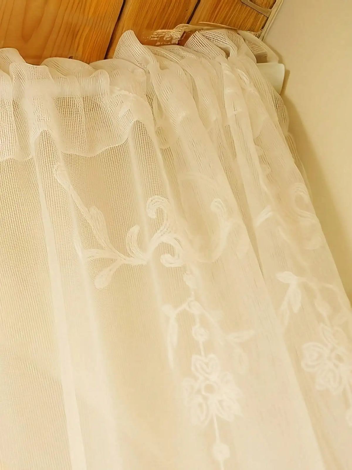 rideau blanc broderie florale translucide ruban décoratif classique tout saison maison decoration