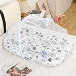 lit parapluie bébé moustiquaire intégrée matelas rembourré oreiller motif personnages ballons nuages tissu doux