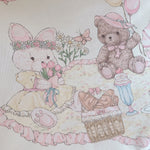 Tapisserie rose Kawaii avec design anime et jardin