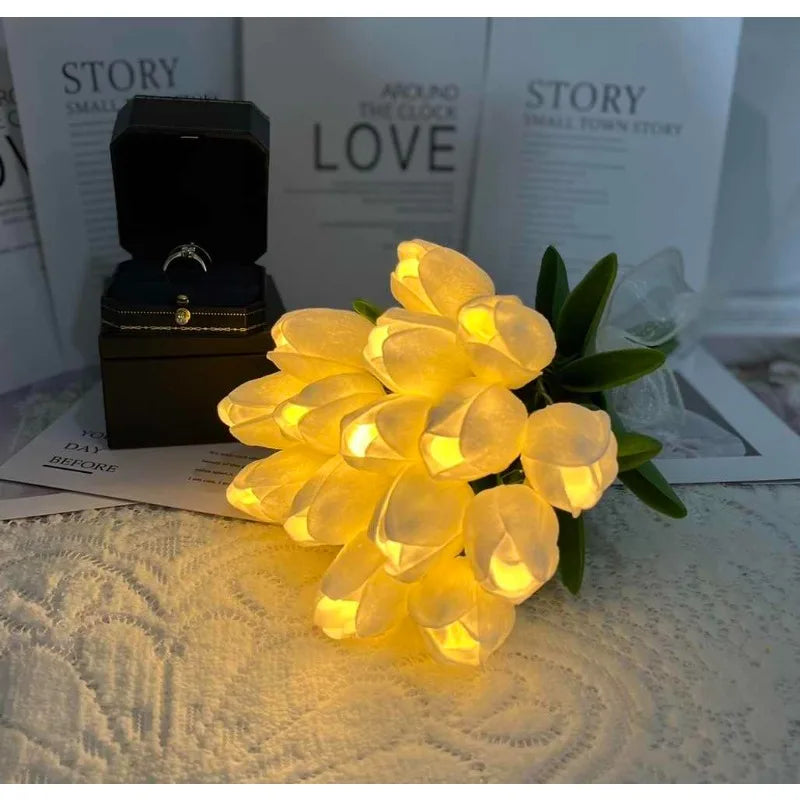 bouquet tulipes artificielles jaune blanc rose decoration intérieure nuit lumière cadeau anniversaire mariage