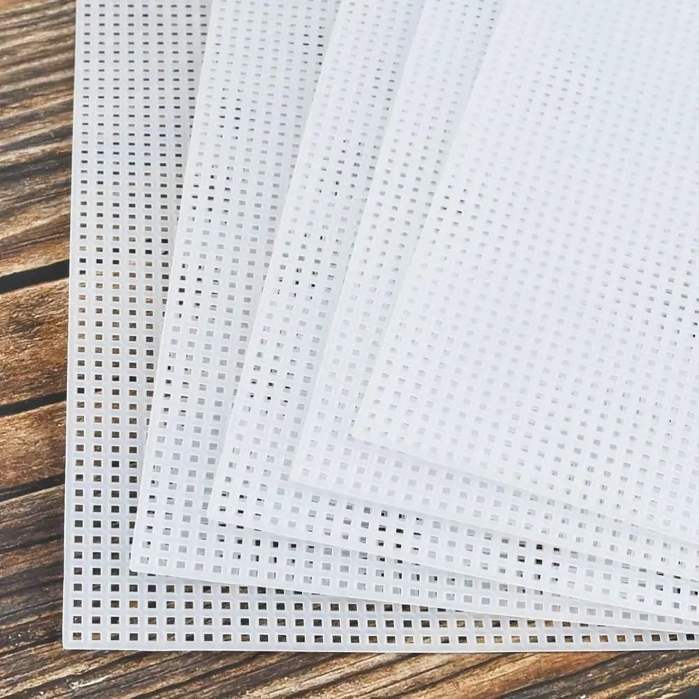 grille point croix maille régulière noir blanc moderne clips broderie crochet artisanat