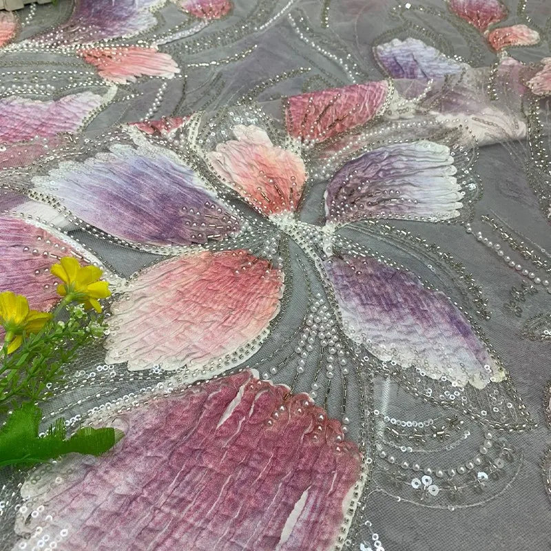 tissu brodé fleurs gris rose vert violet blanc tissu polyester opacité