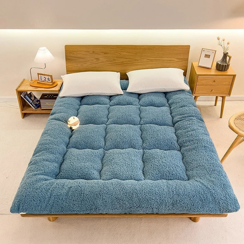 coussin sol épais gris bleu marron moderne confortable peluche oreiller blanc decoration