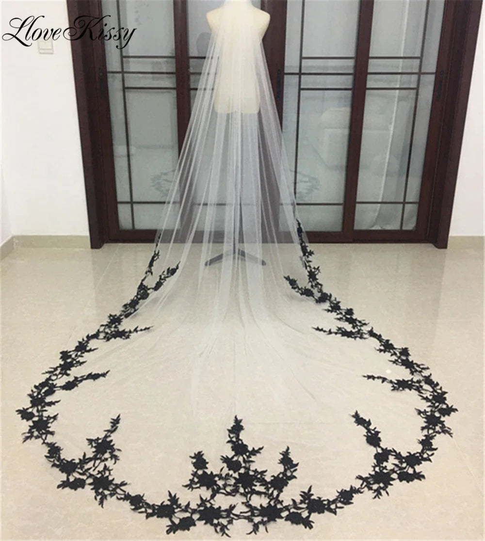 voile mariée cathédrale dentelle florale blanche noire transparente femme classique