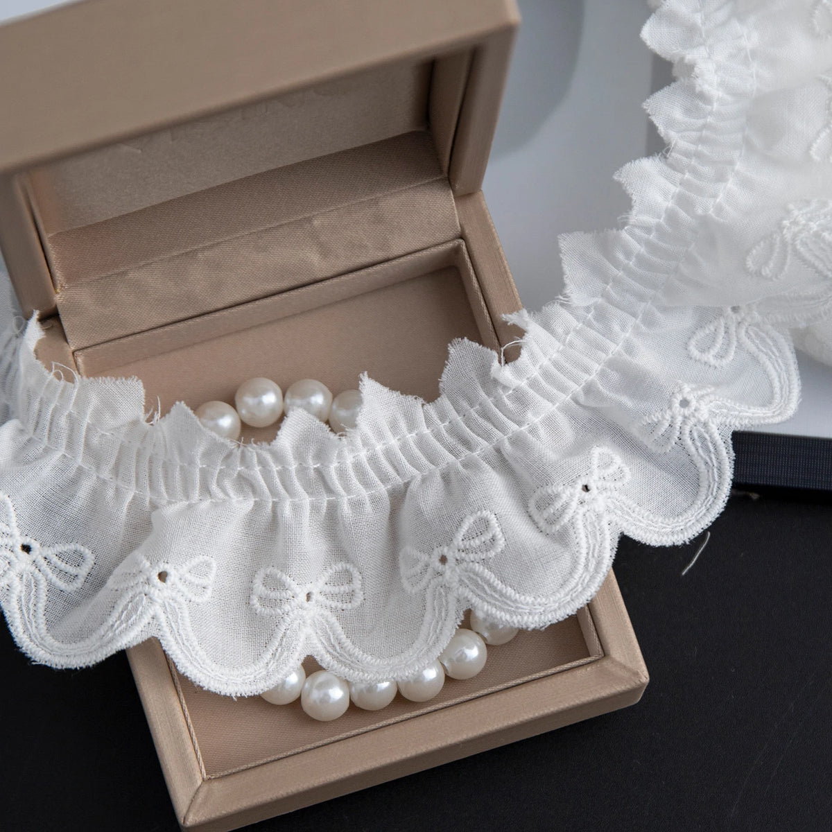 ruban dentelle coton blanc nœuds décoratifs mariage décoration robe classique