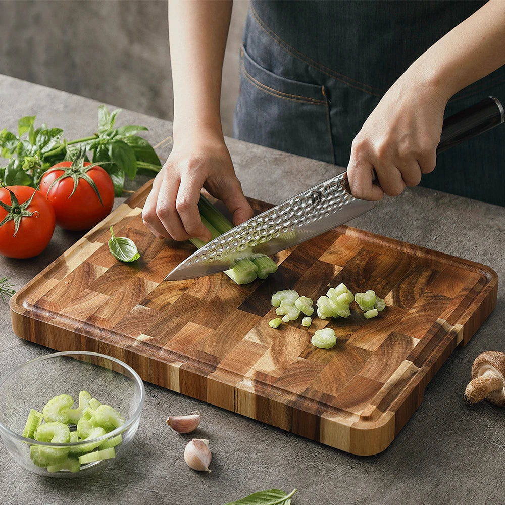 planches découper bois acacia couteaux légumes herbes rustique cuisine basaltique respectueux environnement