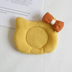 coussin forme chat violet jaune rose blanc points noirs décoratif enfantin coussins colorés