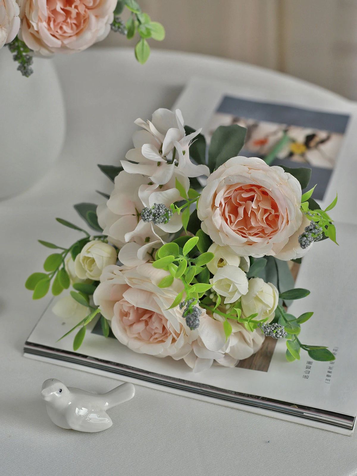 bouquets fleurs artificielles pivoine roses hortensias vases décor maison anniversaire mariage
