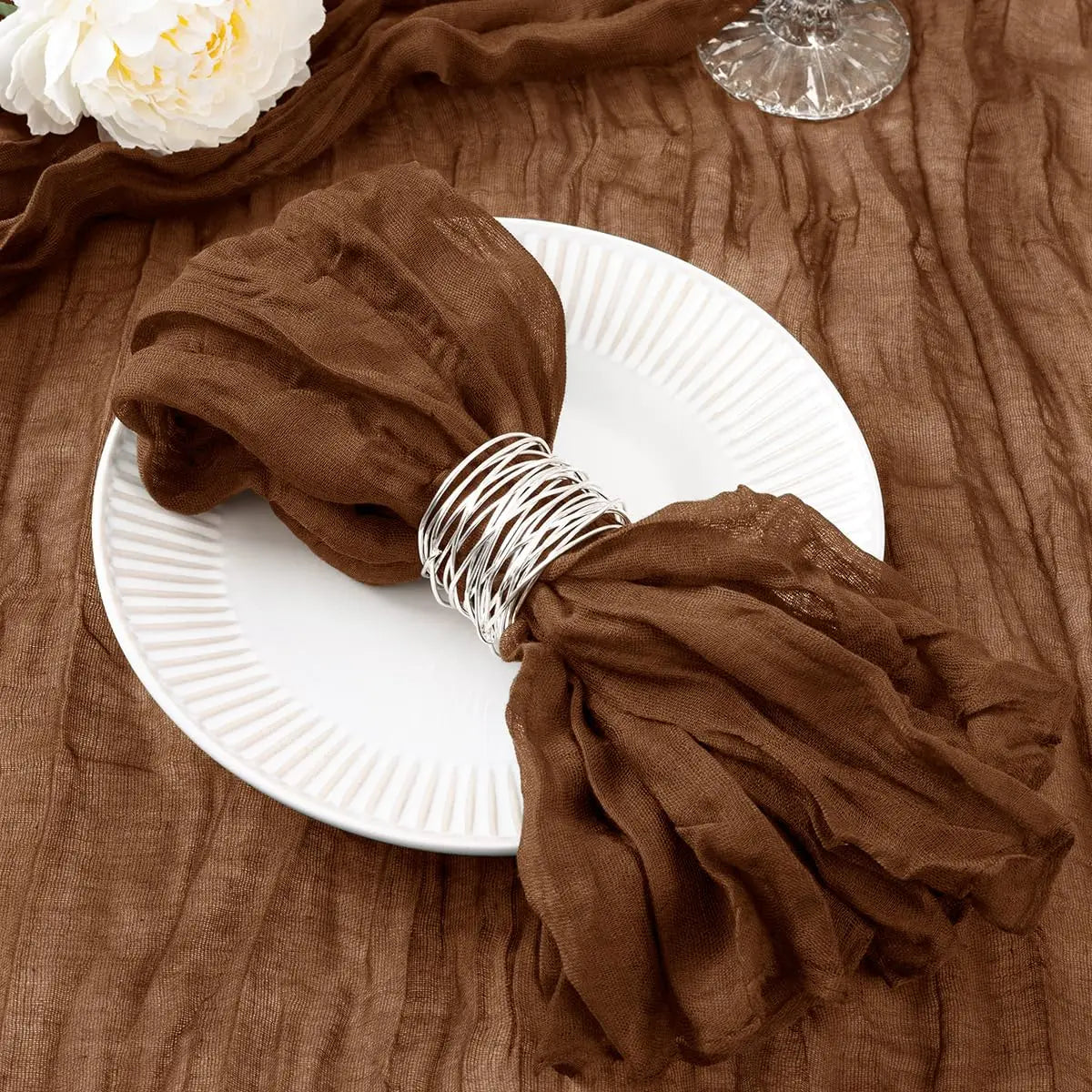 serviettes table marron plissées coton polyester modernes mariage fêtes decoration cuisine