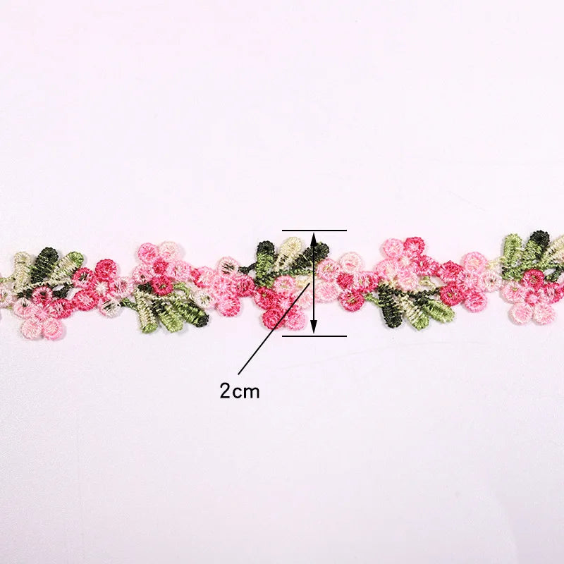 ruban decoratif brode fleurs motifs floraux couleur rouge rose vert blanc jaune solvable eau