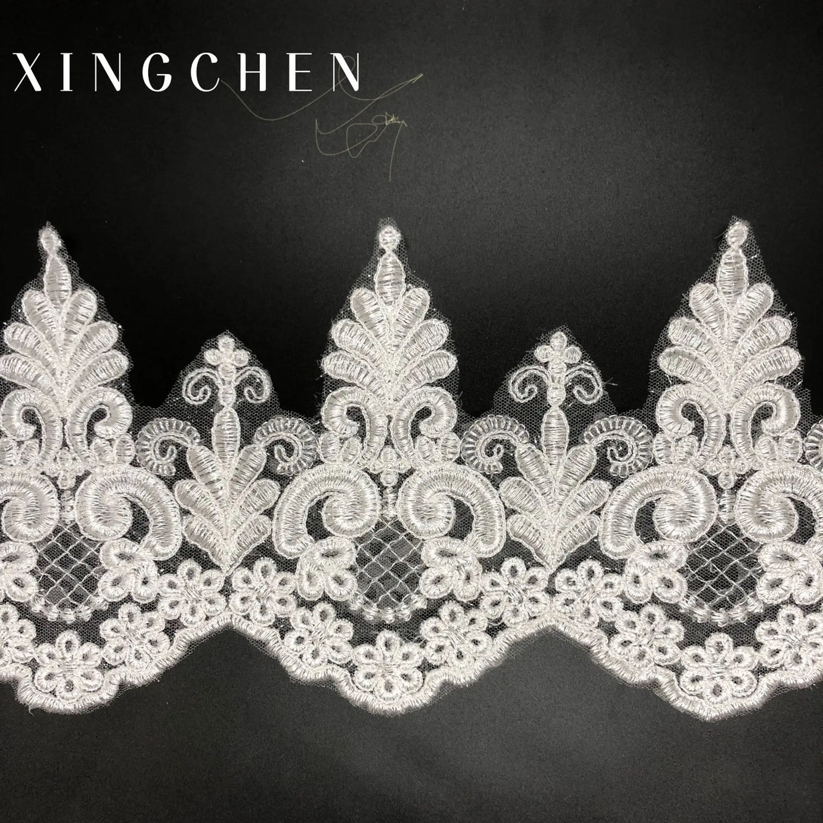 dentelle blanche motif floral complexe polyester largeur 17cm opacité classique mariage décoration accessoire sophistiquée