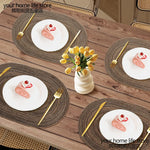 tapis table moderne rayures horizontales marron clair assiettes fourchettes cuillères serviettes feuilles gâteau fleurs