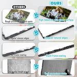 Cadre photo personnalisé posé sur un bureau avec design sublimé