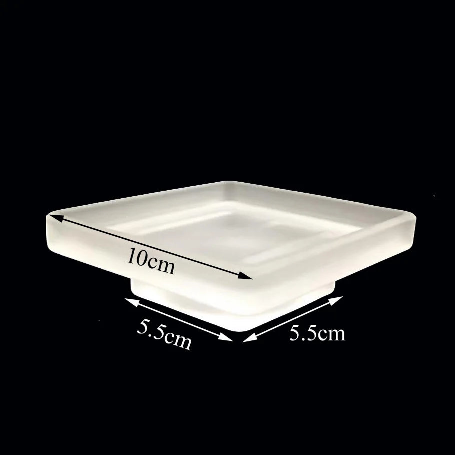 assiettes bol blanc cuivre chrome moderne sans motif opacité fixations invisible