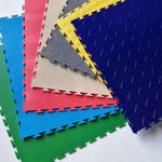 tapis sol modulaires antidérapants carreaux géométriques rouge gris bleu jaune vert modernes imperméables résistants