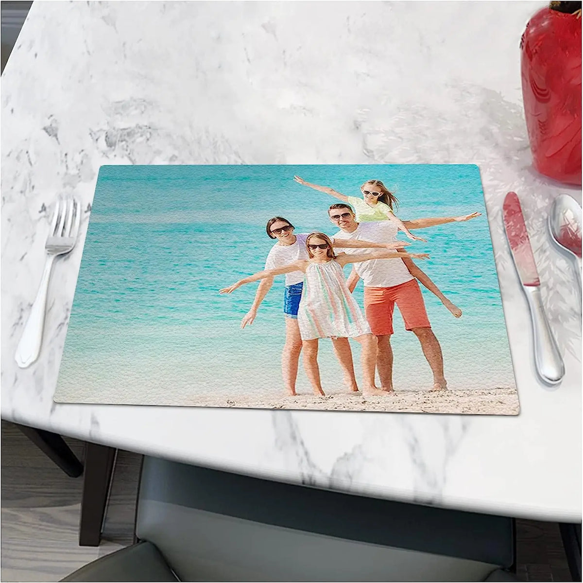Set de table blanc élégant sur une table basse