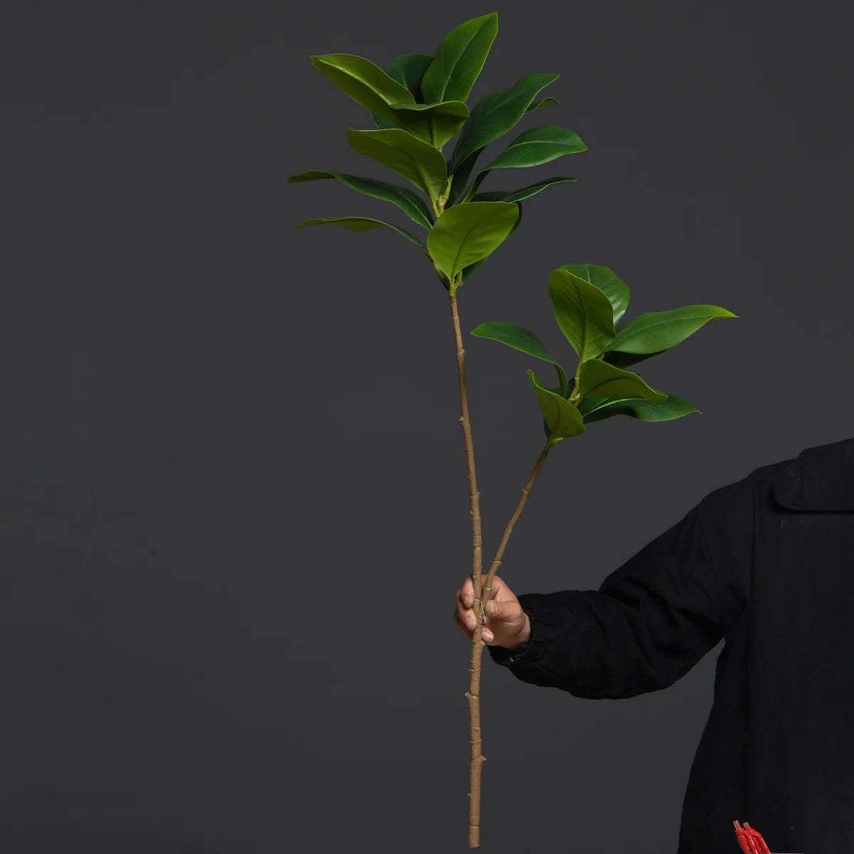 plante artificielle arbuste vert feuilles larges pot tressé décoration extérieure contemporaine verte maison jardin