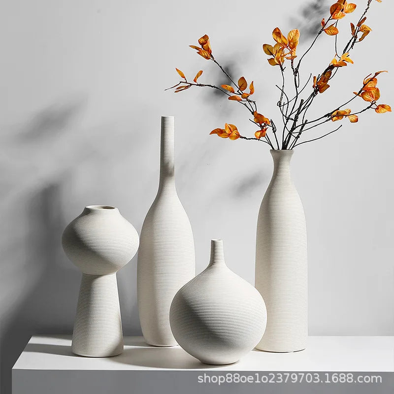 vases céramique blancs rayures horizontales modernes fleurs artificielles