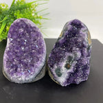 géode quartz améthyste pierre naturelle feng shui décoration minérale cristaux violets blancs opaques
