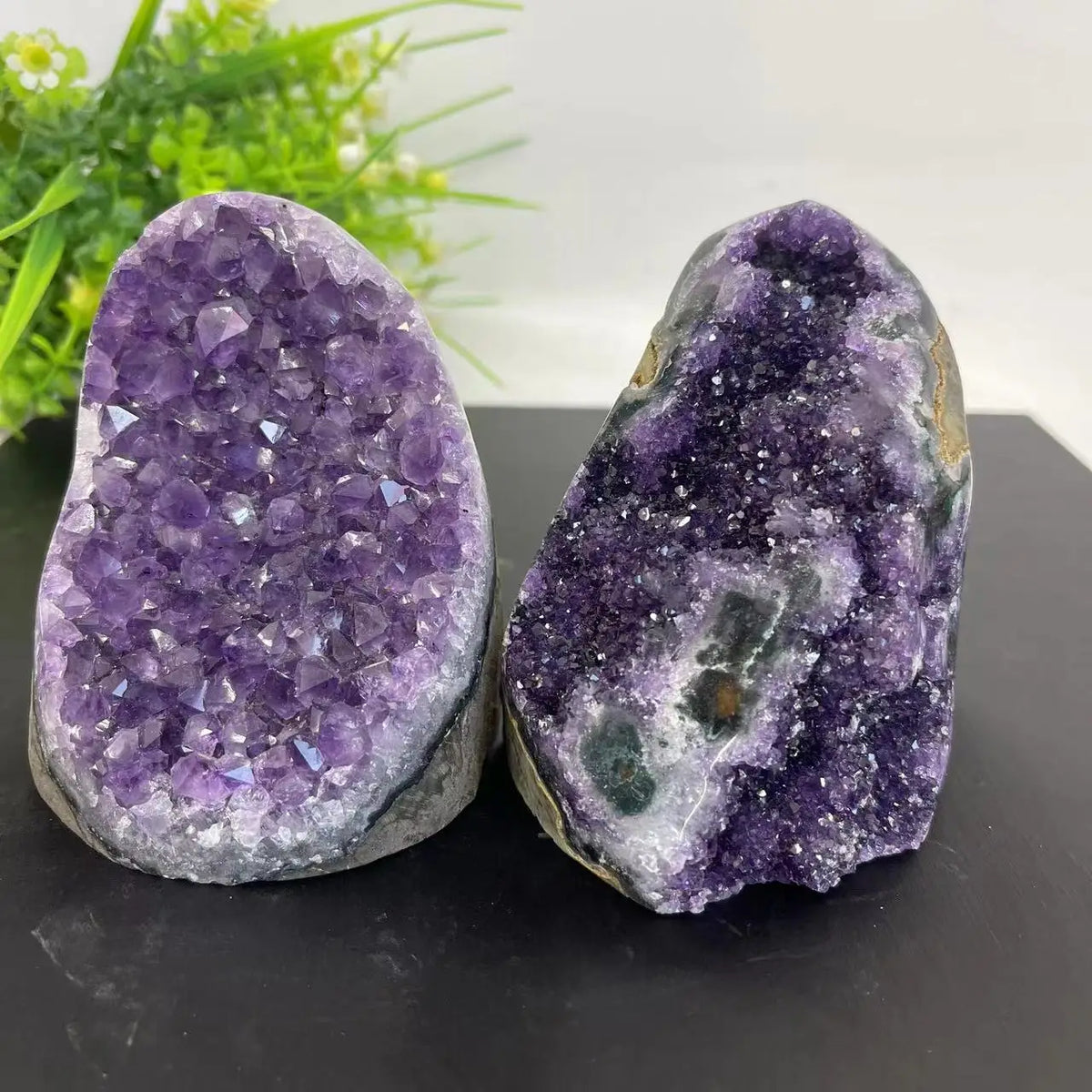 géode quartz améthyste pierre naturelle feng shui décoration minérale cristaux violets blancs opaques