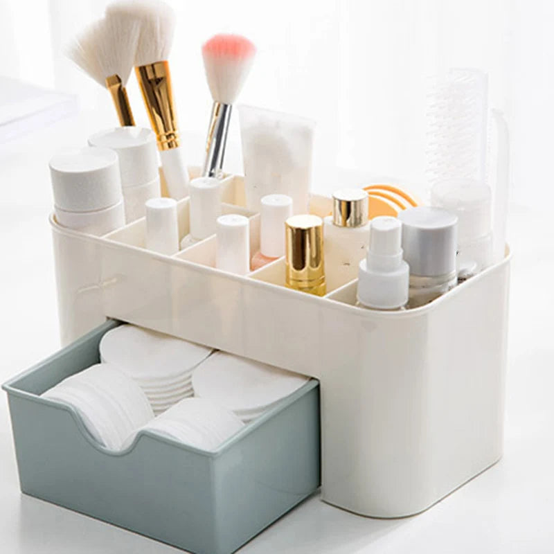 boîte rangement cosmétique blanc rose pâle moderne pratique brosse maquillage vernis ongles lingettes nettoyage