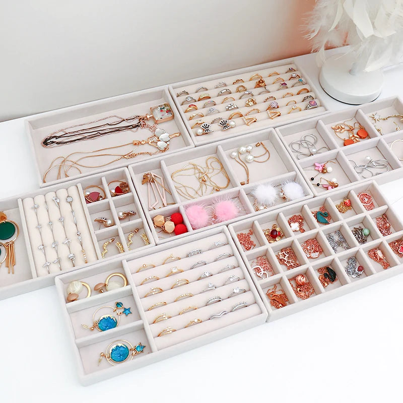 boîtes bijoux velours beige moderne rangement bagues colliers bracelets boucles d'oreilles pendentifs accessoires réutilisables