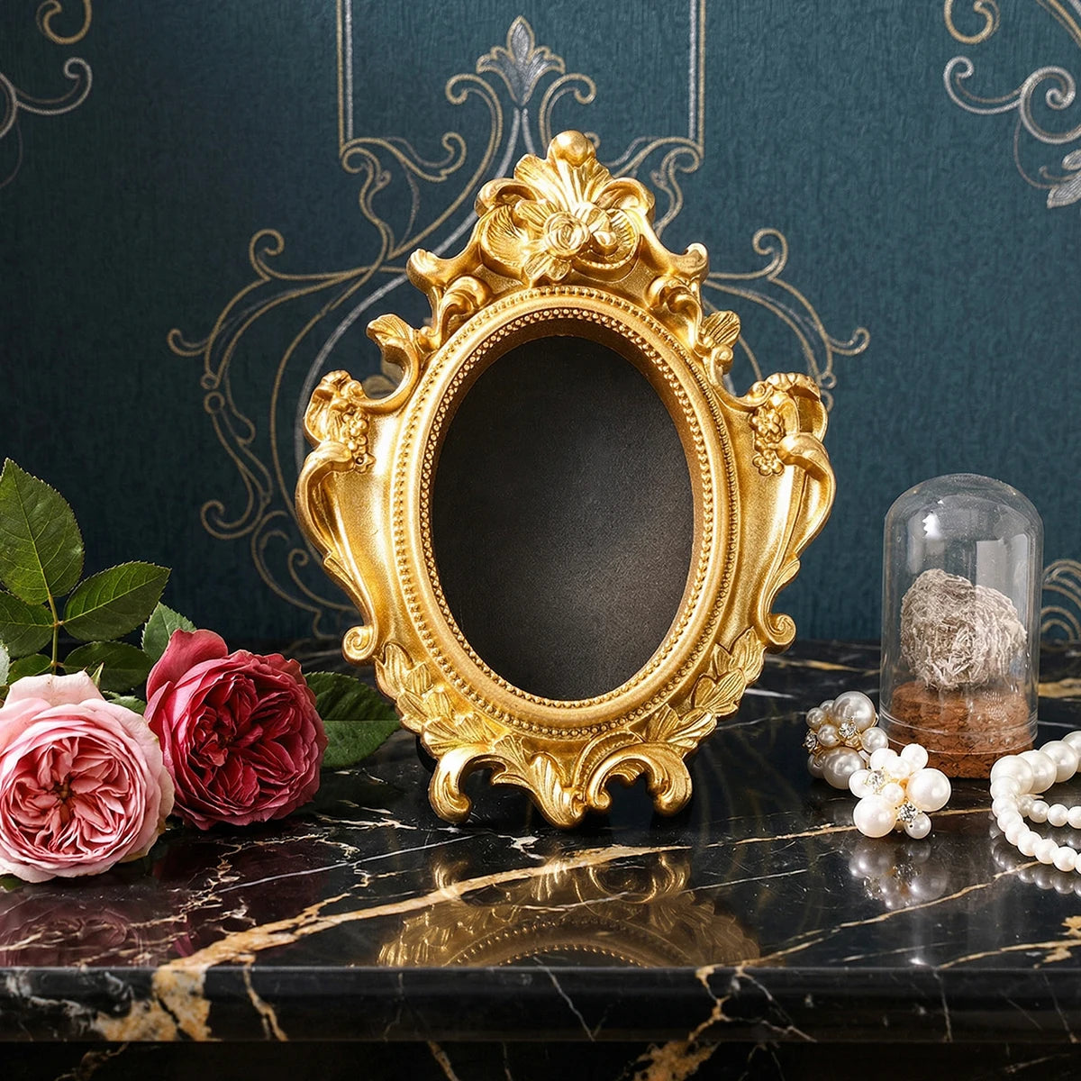 cadre photo or ornements baroques motifs floraux baroque pieds noirs moderne carré