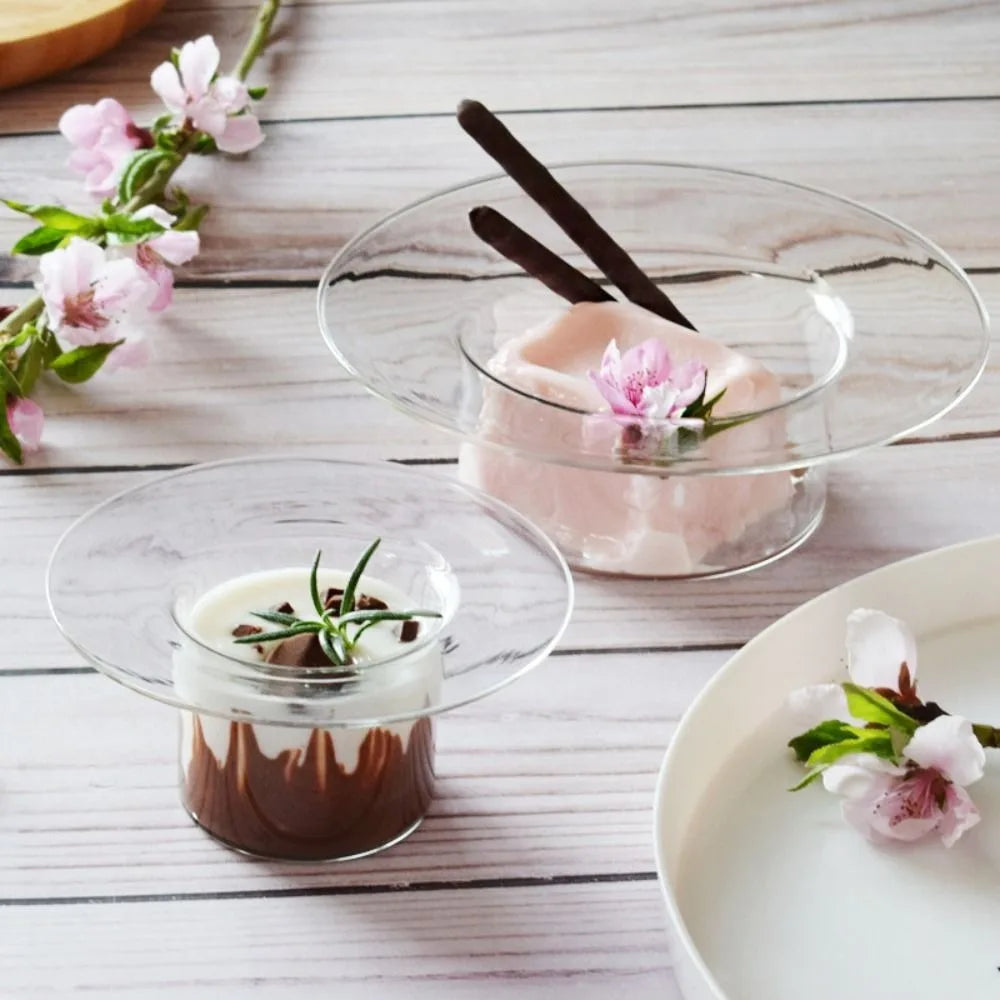 assiettes transparentes modernes petites grandes desserts salades fruits yaourts minimaliste gastronomique