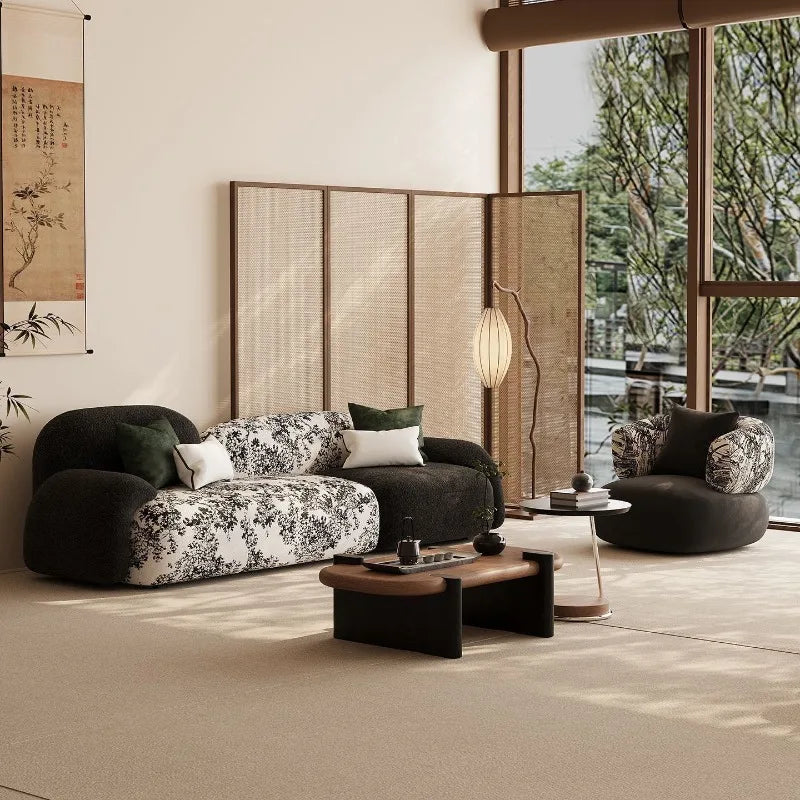 canapé moderne noir blanc fleurs motifs abstraits coussins plateau bois minimaliste italien scandinave