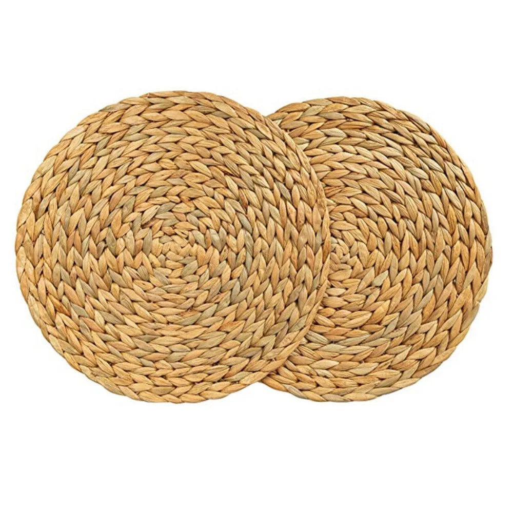 tapis table rustique tissage naturel beige clair théière bol plaque verte plante vase transparent