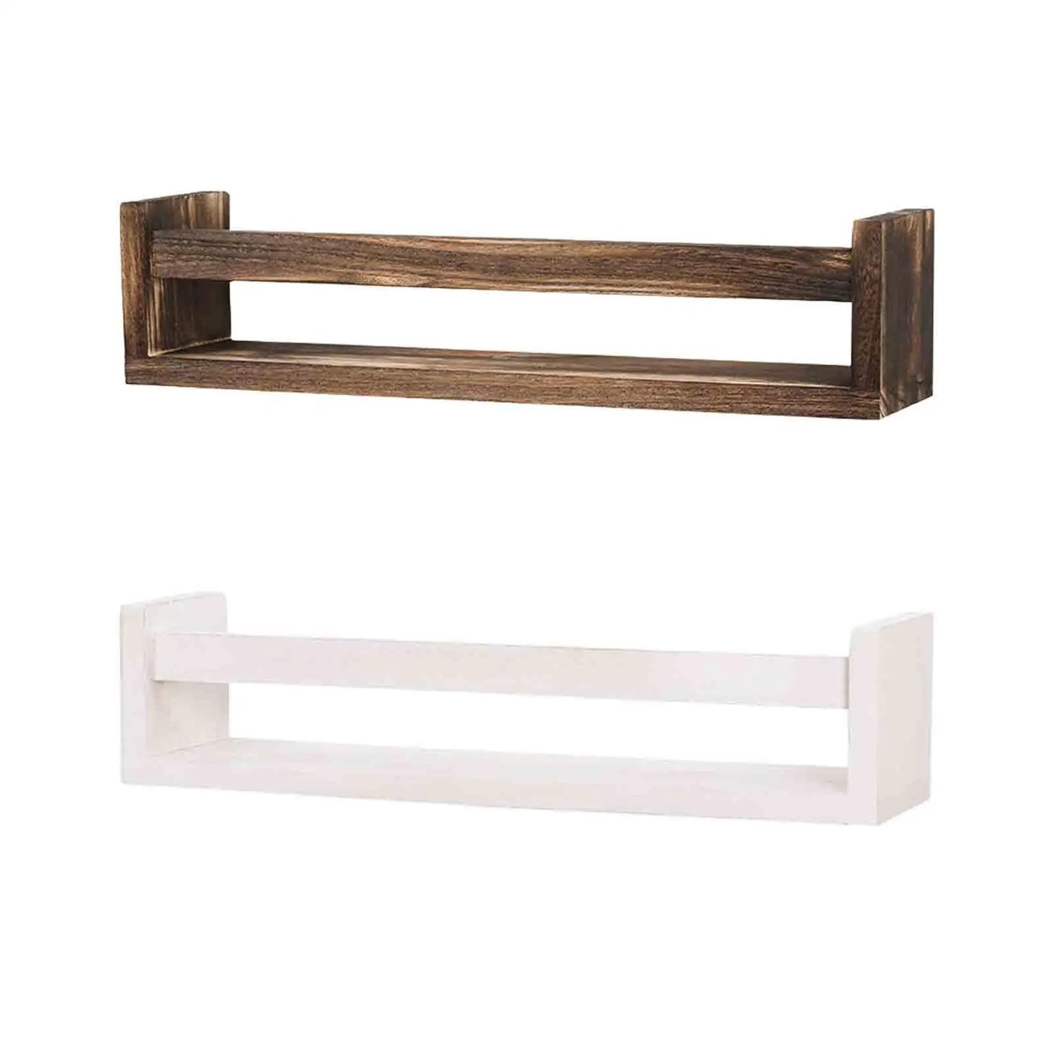 Étagère murale en bois gris clair avec décorations dans un salon