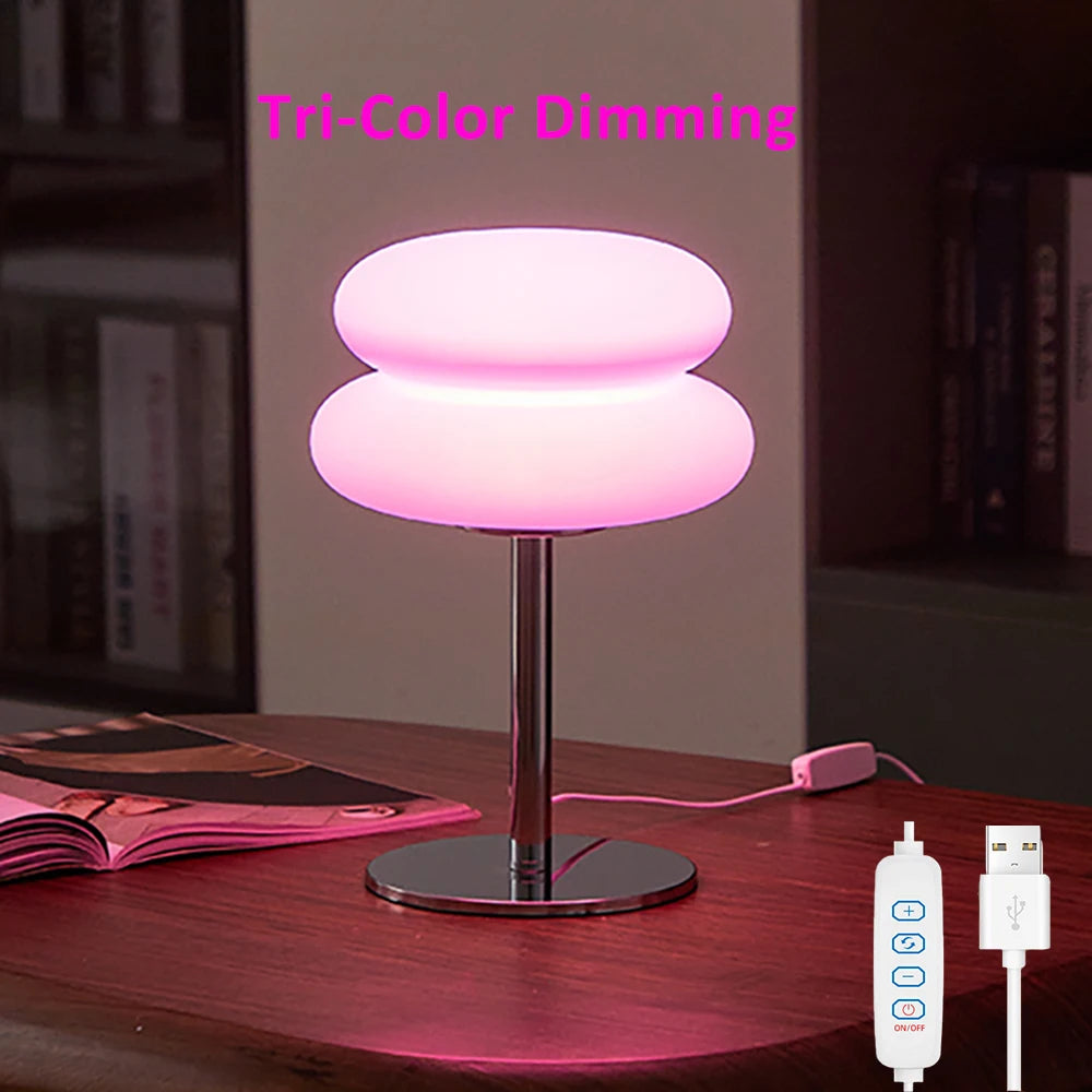 lampe chevet moderne minimaliste blanc argenté éclairage jaune niveaux luminosité usb led