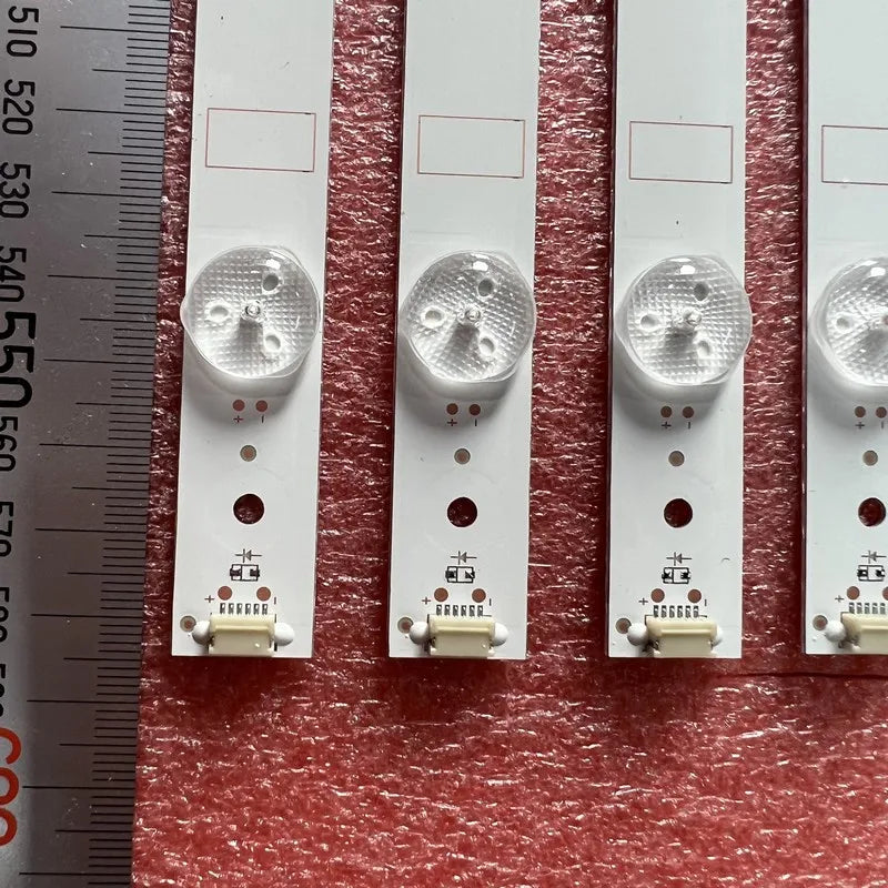 bandes led blanc modernes connecteurs fixations aluminium lisses opaques variées longueurs téléviseur
