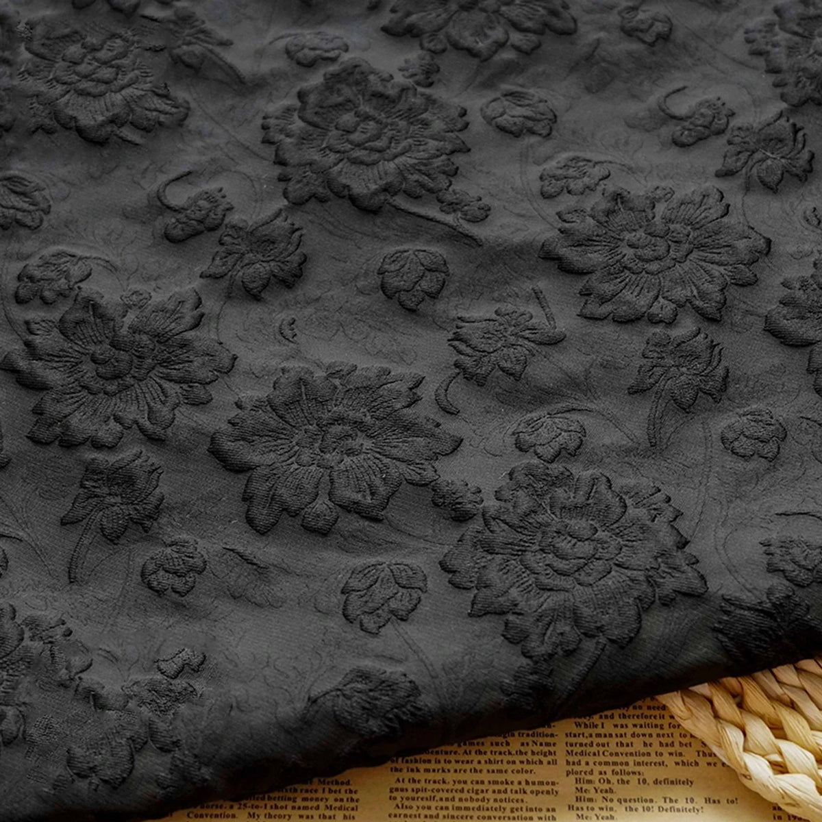 tissu polyester noir floral classique opulent couture robe jupe sac décoration 135cm