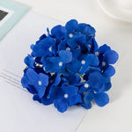 fleurs artificielles hortensia blanches roses bleues mariage extérieur bouquet décoration moderne minimaliste