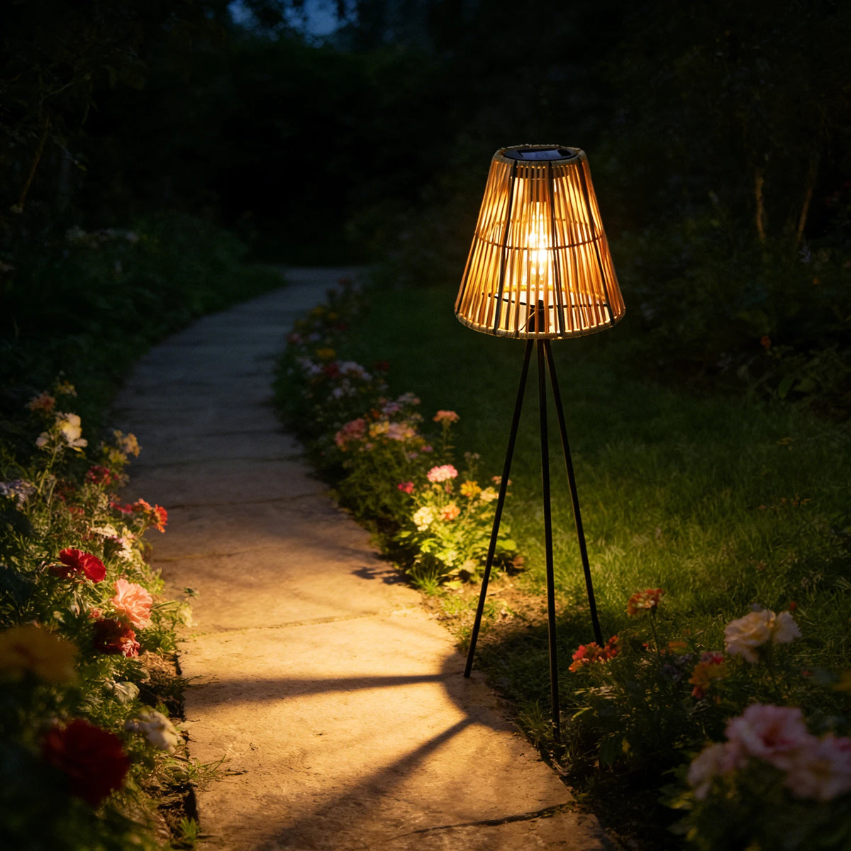 lampe solaire jardin bambou moderne rustique marron noir triangulaireextérieur ambiance festive