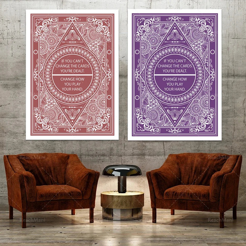 Deux affiches décoratives présentent des motifs géométriques et floraux dans des couleurs chaudes, avec un message inspirant sur la manière de jouer ses cartes dans la vie.
