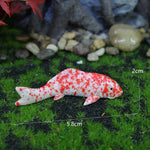 ornements poissons koi résine rouge orange bleu blanc réaliste decoration extérieure jardin statues diy