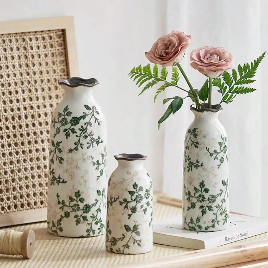 vase céramique classique blanc vert fleurs feuilles arrangement floral décoration table cadeau anniversaire valentin